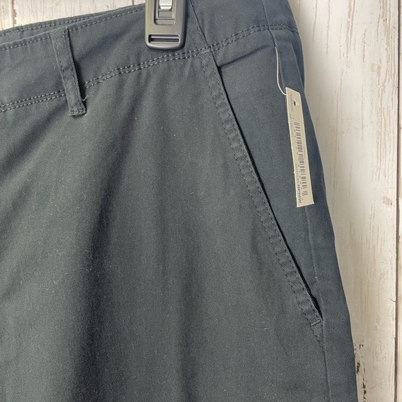 Amazon essentials Men's Black Cargo Pants - Picture 2 of 10